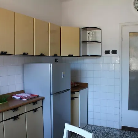 Helle In Apartment *